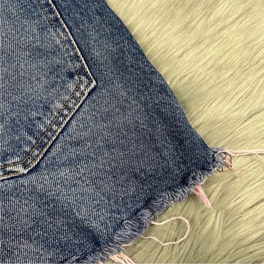 Abercrombie And Fitch Mid Rise Boyfriend Shorts Distressed Denim Pink Dye - Picture 2 of 15